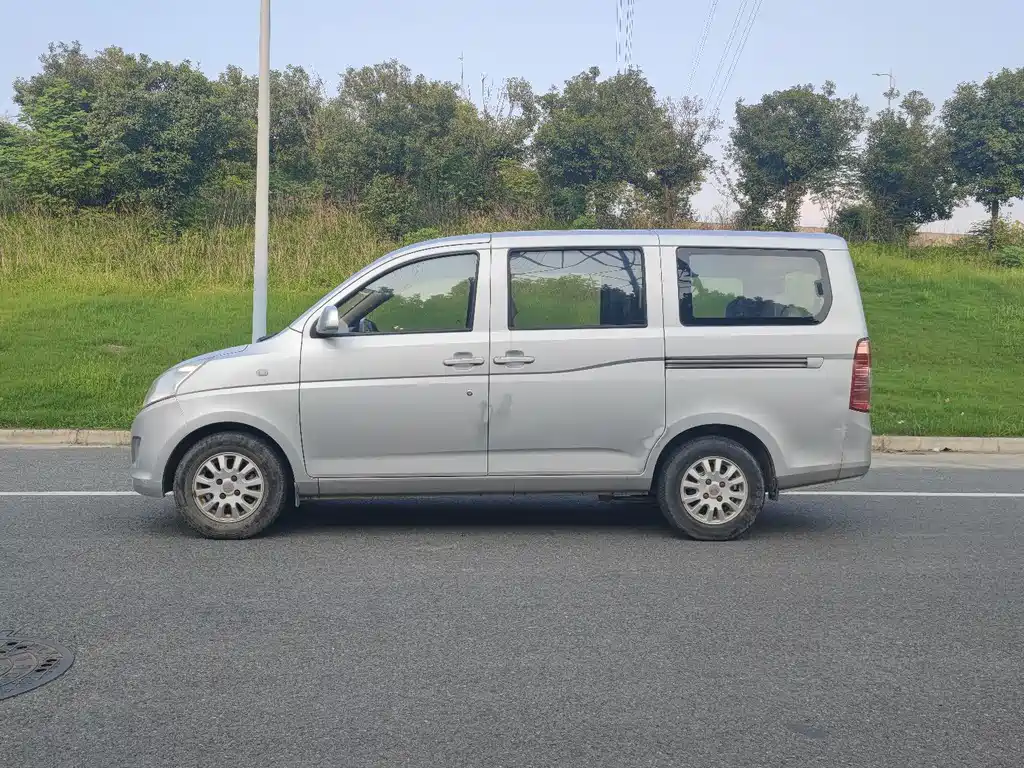 Wuling Rongguang V 2015 — фото 4