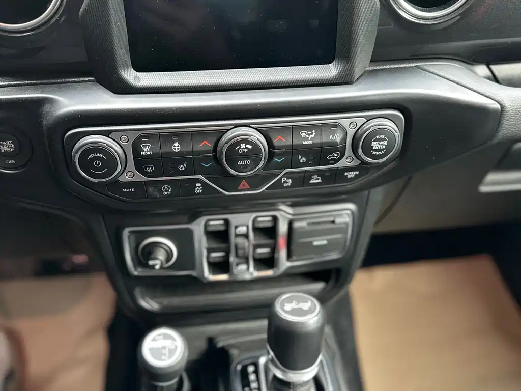 Jeep Wrangler 2022 — фото 20