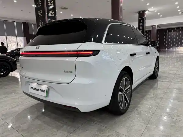 Li Auto L6 2025