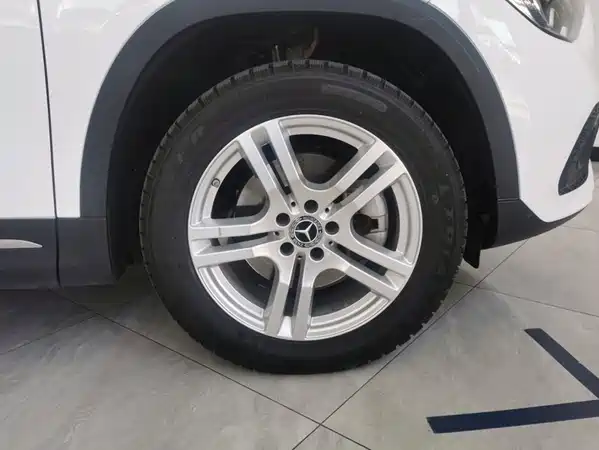 Mercedes-Benz GLA 2023