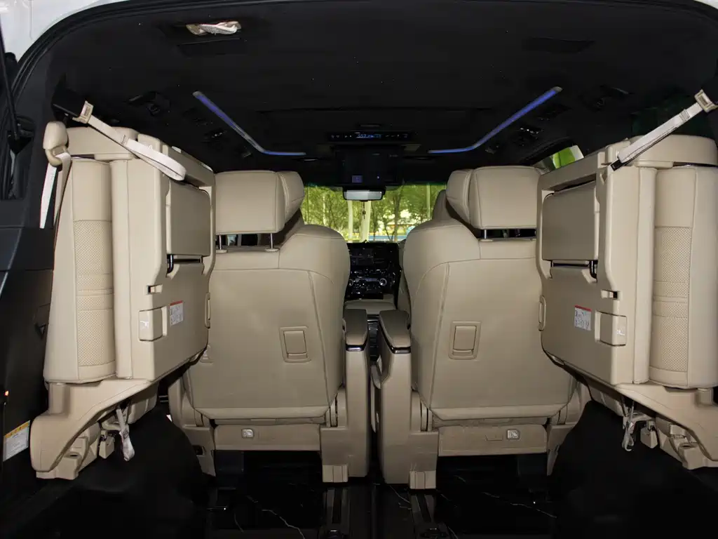 Toyota Alphard 2020 — фото 45