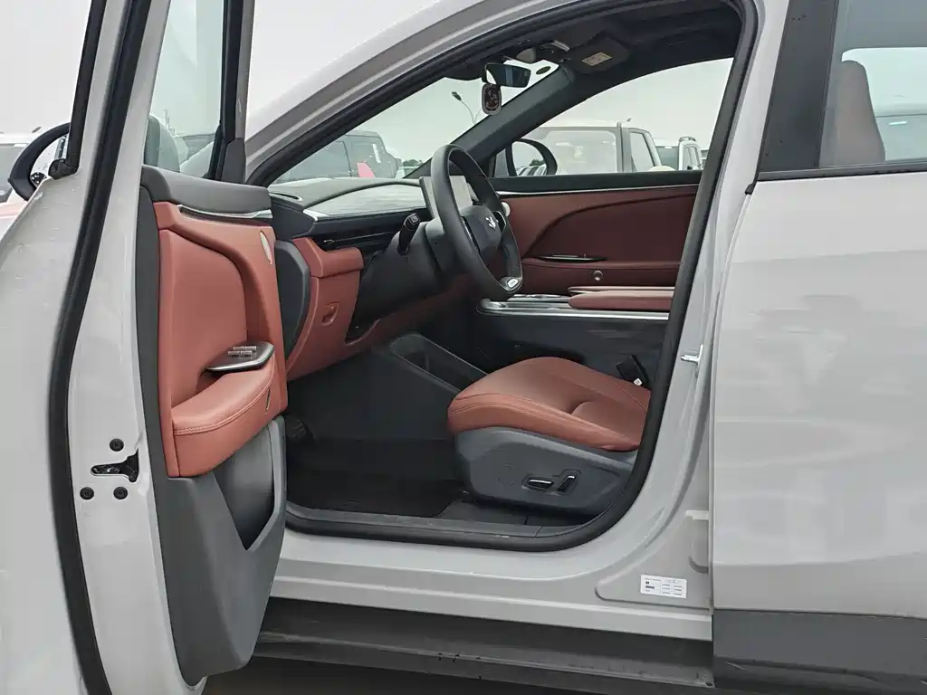 ARCFOX Alpha T5 2025 — фото 19