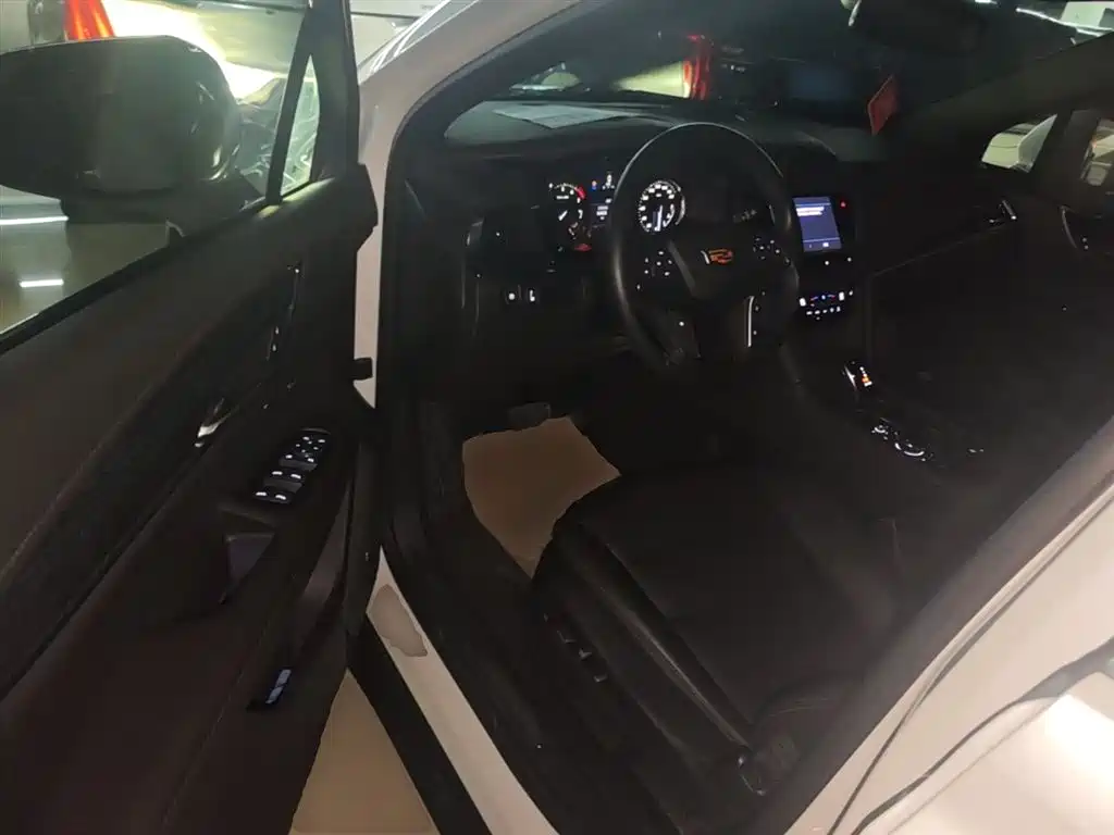 Cadillac XT5 2021 — фото 16