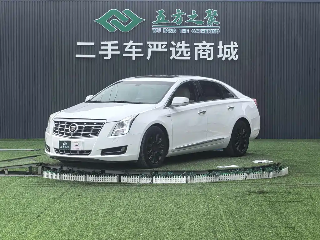 Cadillac XTS 2015 — фото 1