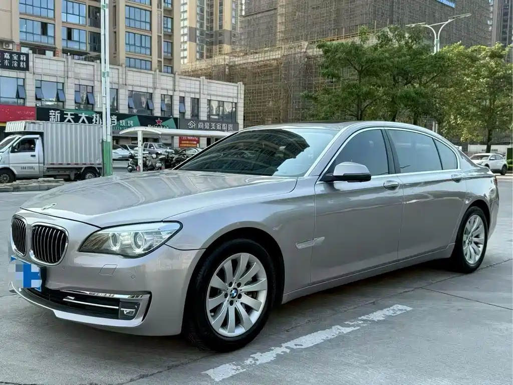 BMW 7 Series 2014 — фото 1