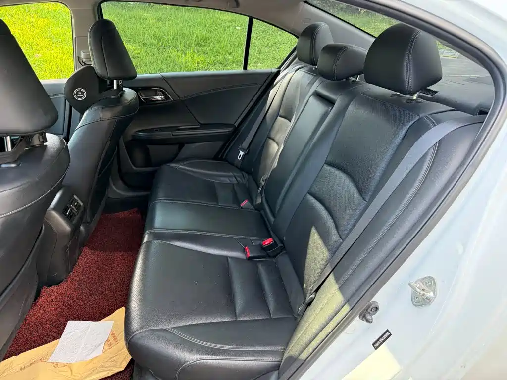 Honda Accord 2017 — фото 12