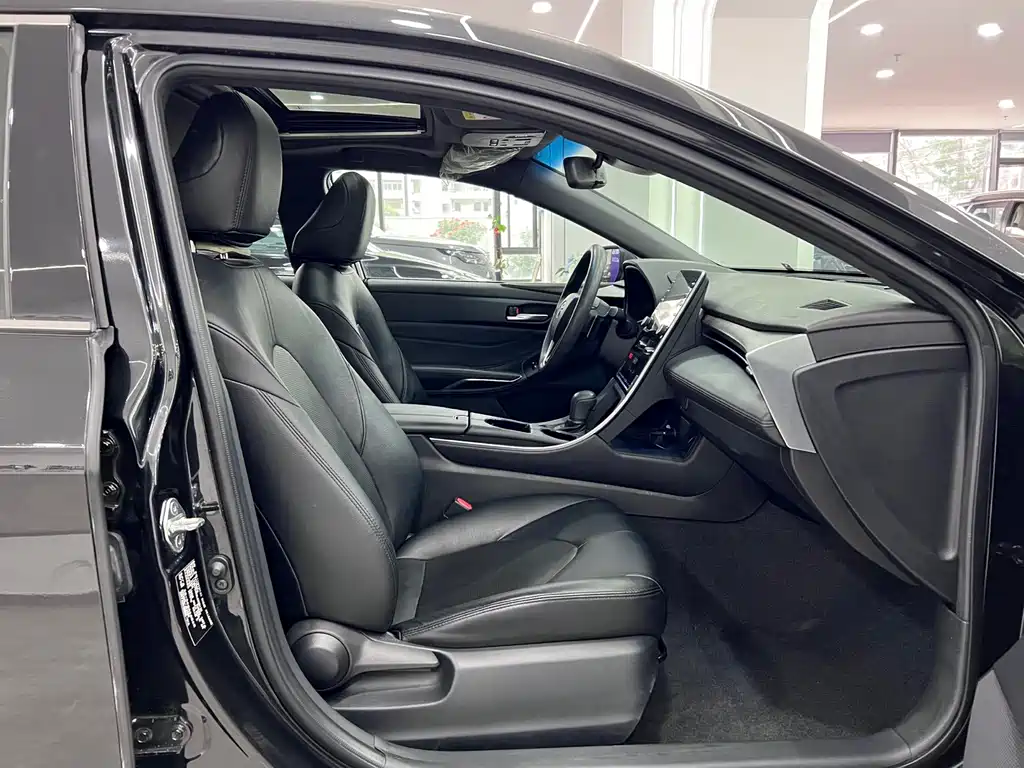 Toyota Avalon 2020 — фото 11