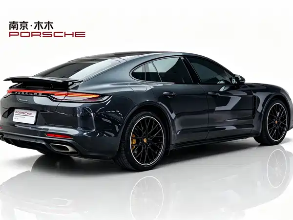 Porsche Panamera 2023