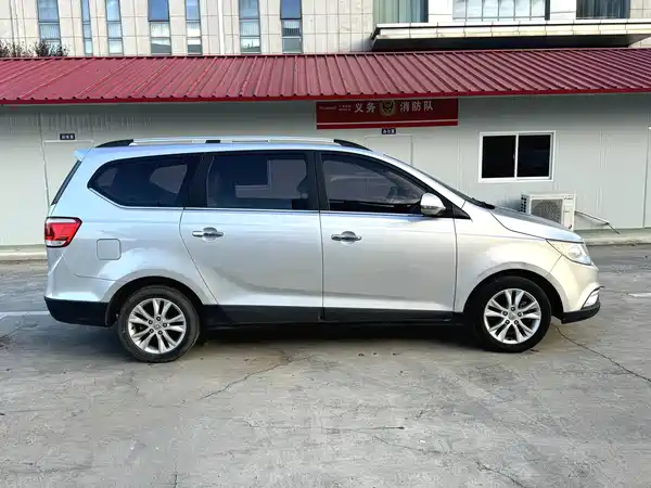 Baojun 730 2014