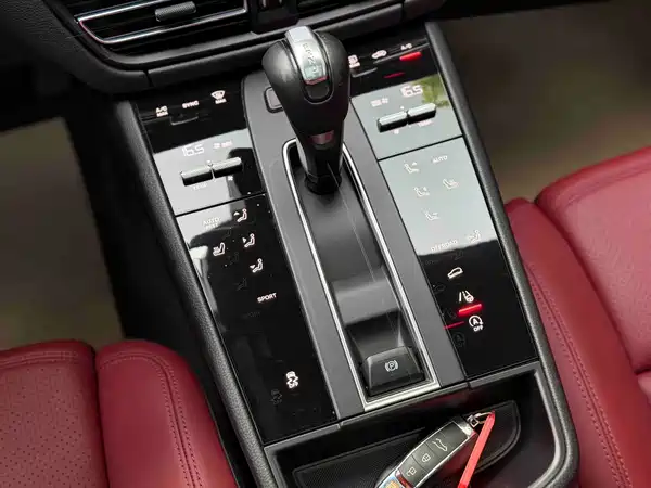 Porsche Macan 2022