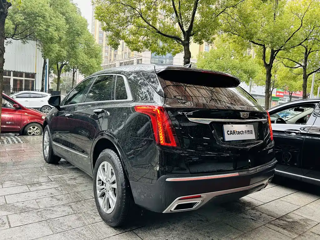 Cadillac XT5 2023 — фото 6
