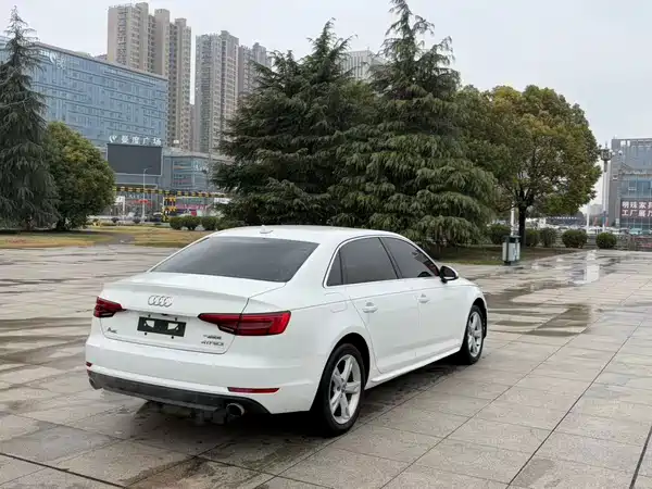 Audi A4L 2017