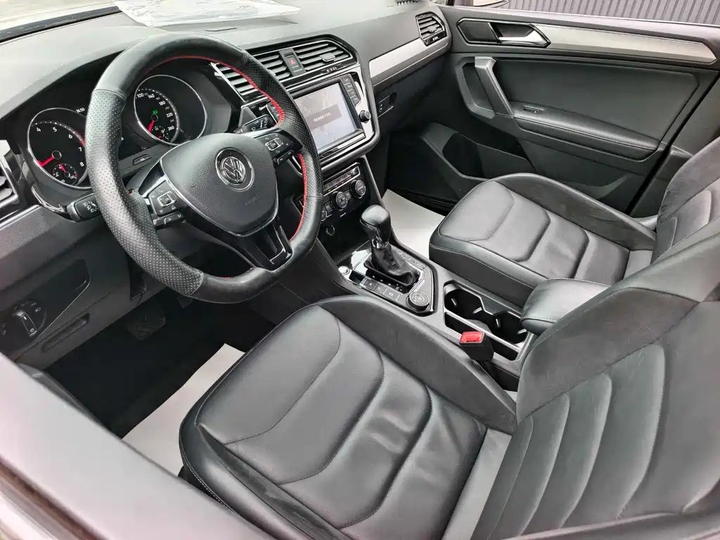 Volkswagen Tiguan L 2017 — фото 10