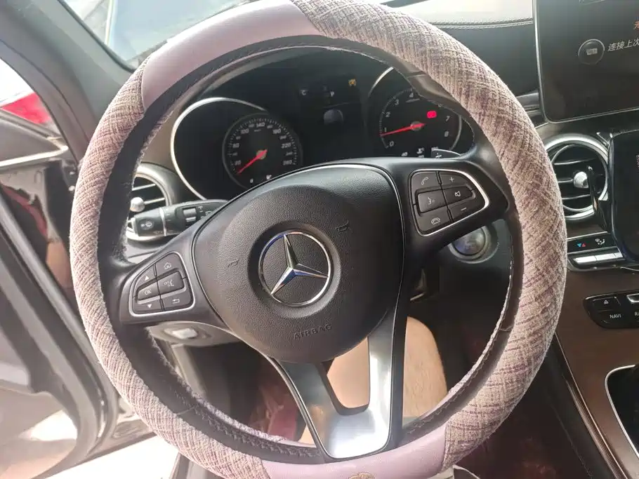 Mercedes-Benz GLC 2018 — фото 15