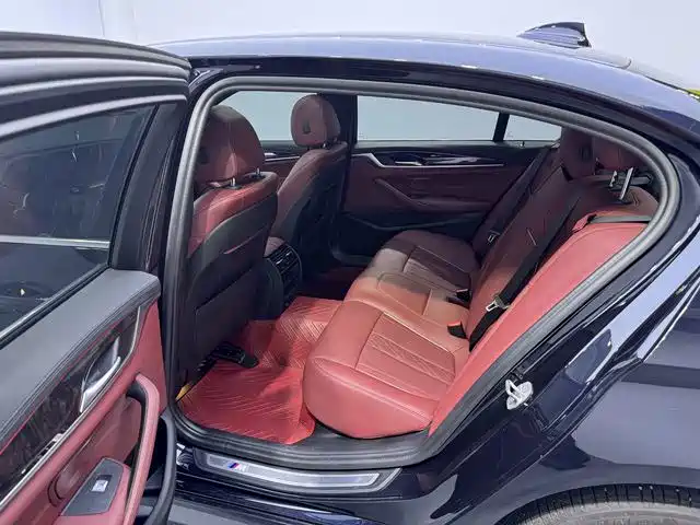 BMW 5 Series 2023 — фото 13