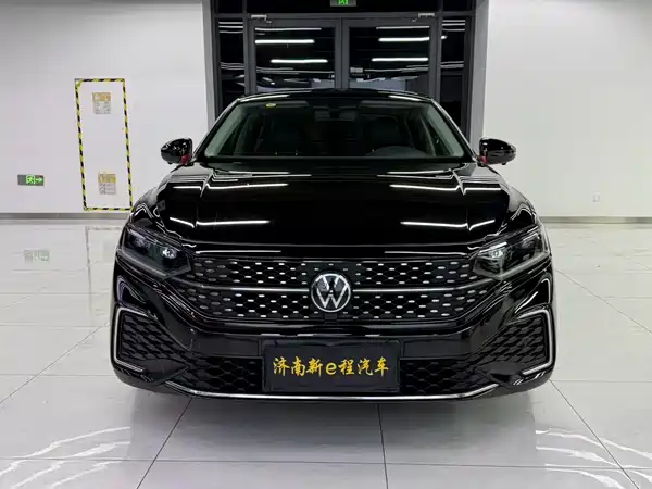 Volkswagen Passat 2023