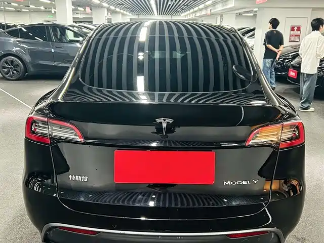 Tesla Model Y 2022 — фото 8
