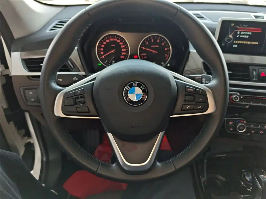 BMW X1 2017 — фото 11