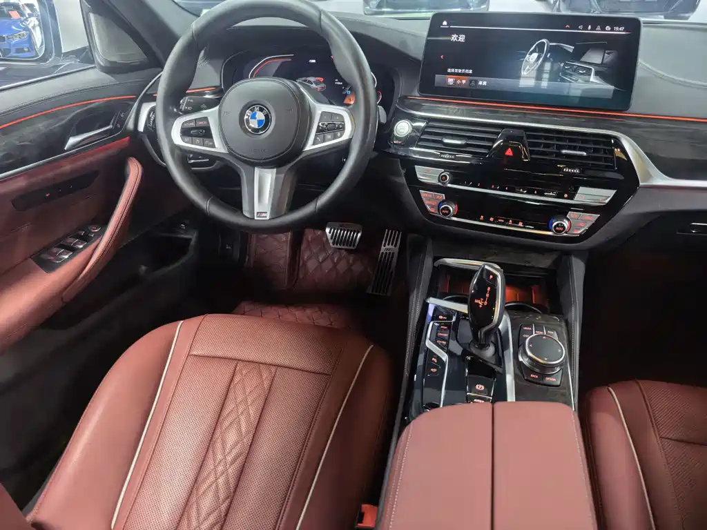 BMW 5 Series 2021 — фото 10