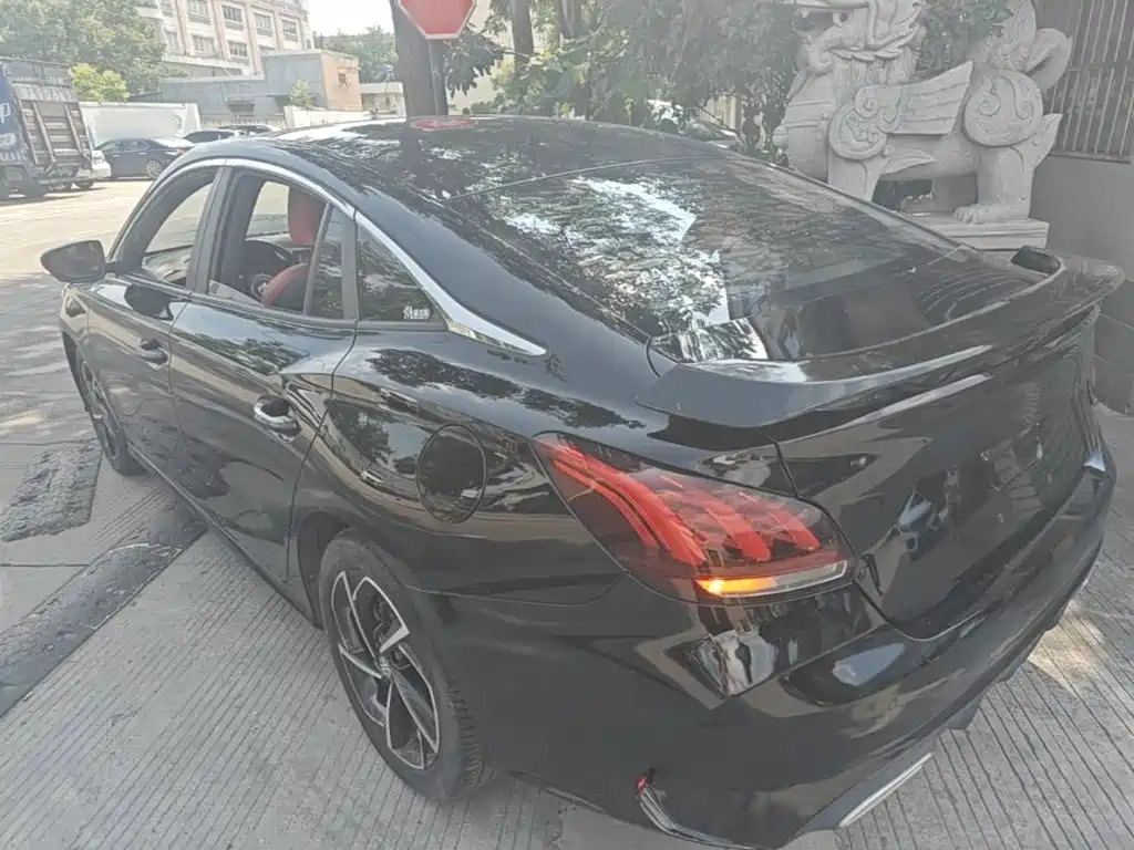 MG MG5 2021