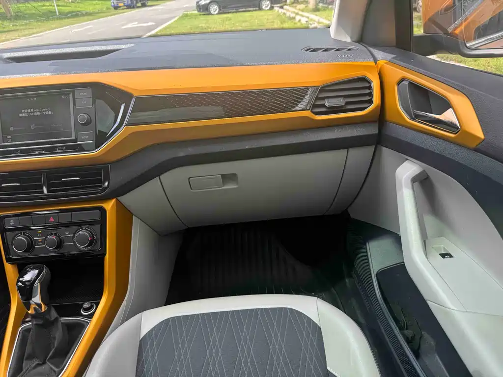 Volkswagen T-Cross 2019 — фото 17