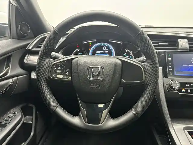 Honda Civic 2022 — фото 11
