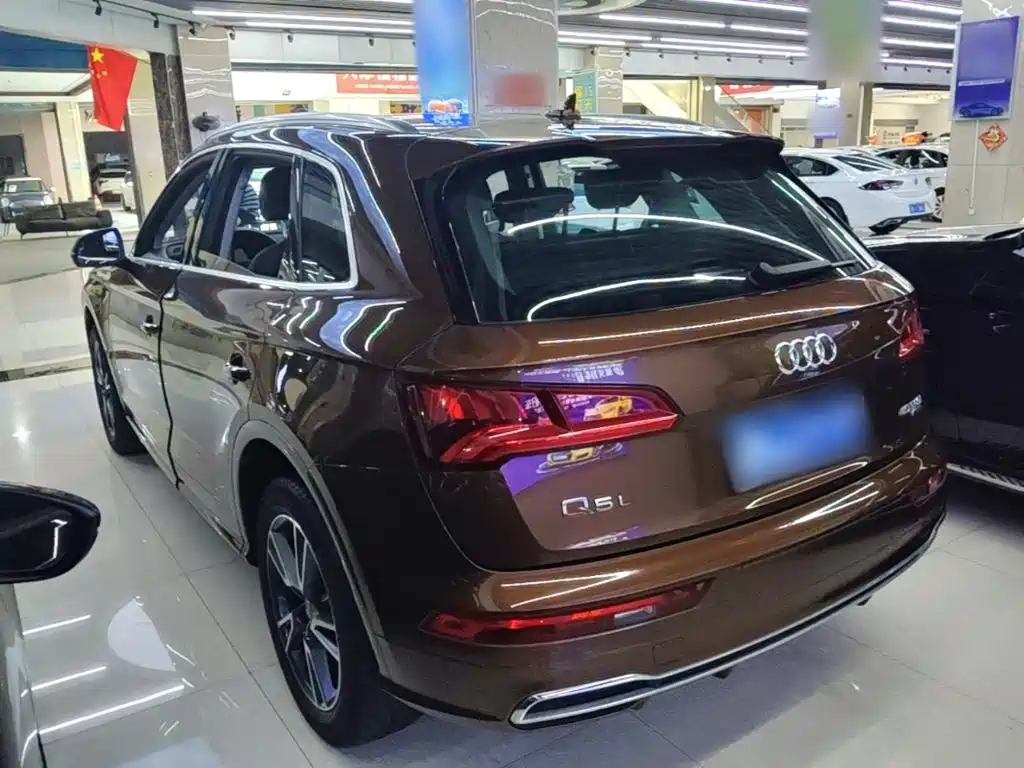 Audi Q5L 2019 — фото 5