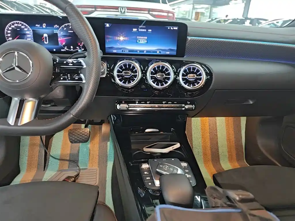 Mercedes-Benz A-Class 2024 — фото 13
