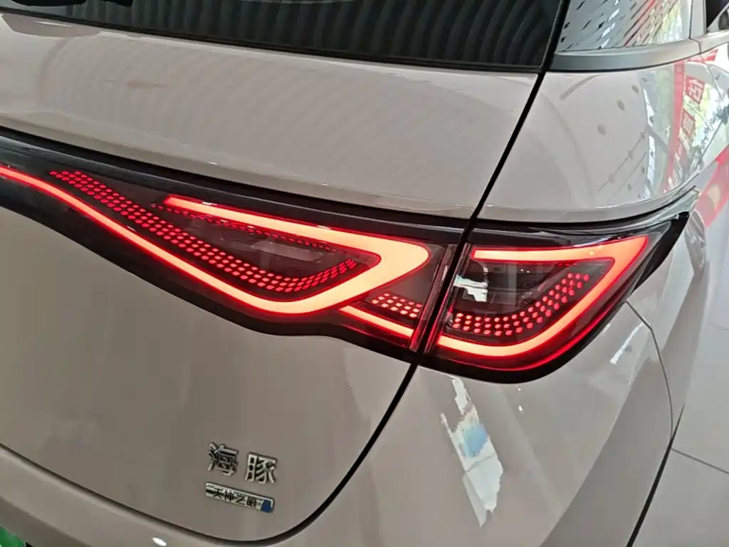 BYD Dolphin 2025 — фото 8