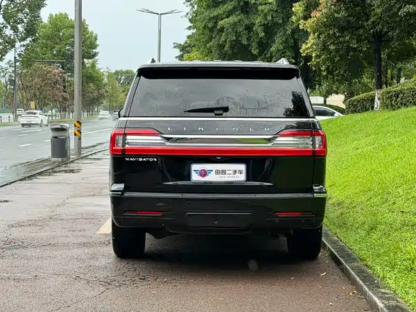 Lincoln Navigator 2021