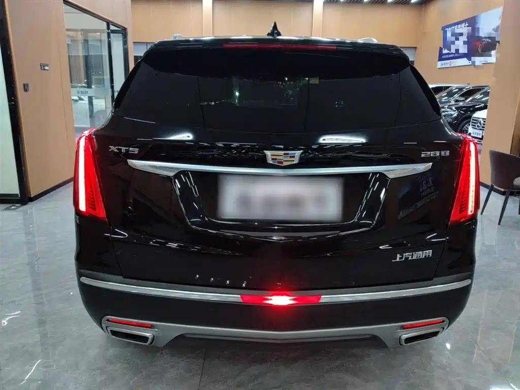 Cadillac XT5 2023 — фото 5