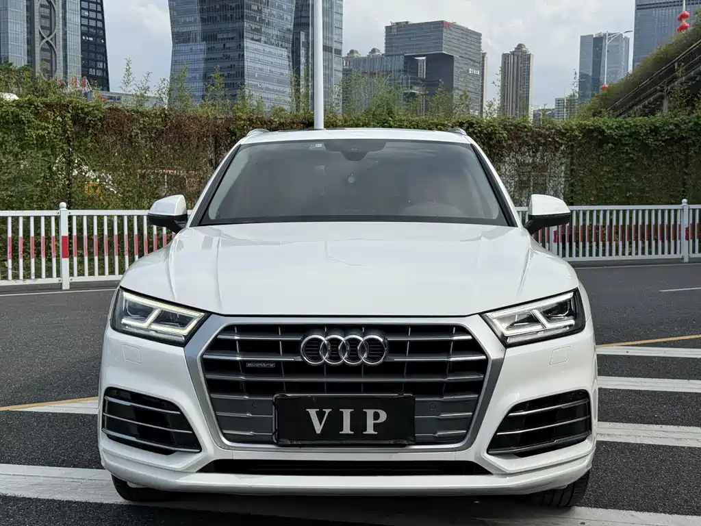 Audi Q5L 2020 — фото 2