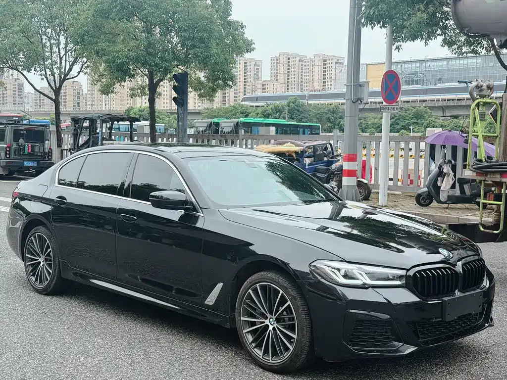 BMW 5 Series 2023