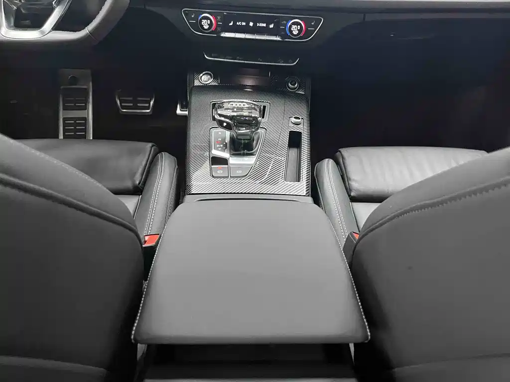 Audi Q5L 2023 — фото 24