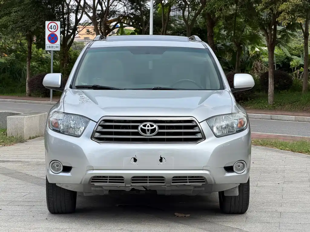 Toyota Highlander 2010 — фото 2
