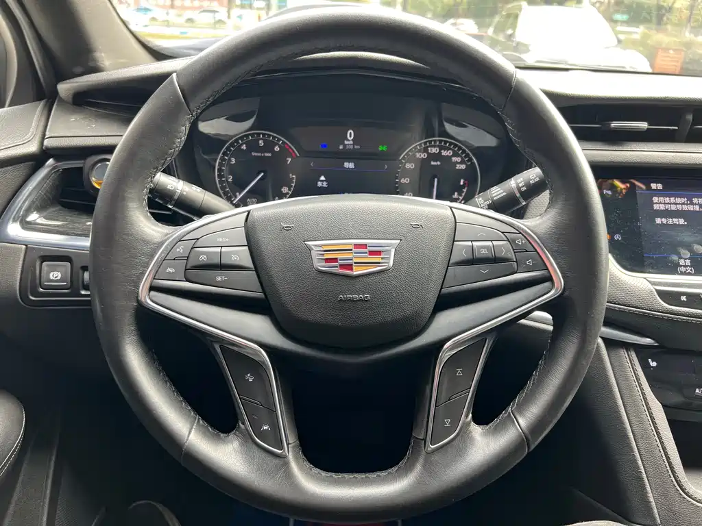 Cadillac XT5 2021 — фото 12
