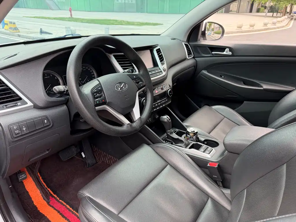 Hyundai Tucson 2017 — фото 10
