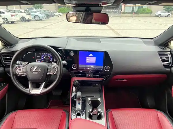 Lexus NX 2023