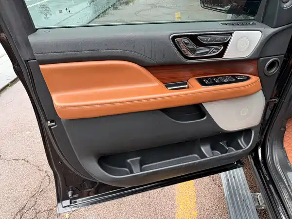 Lincoln Navigator 2021