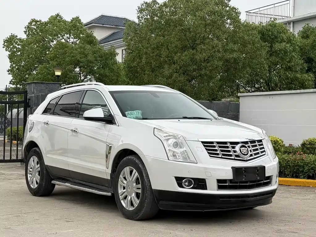 Cadillac SRX 2016 — фото 1