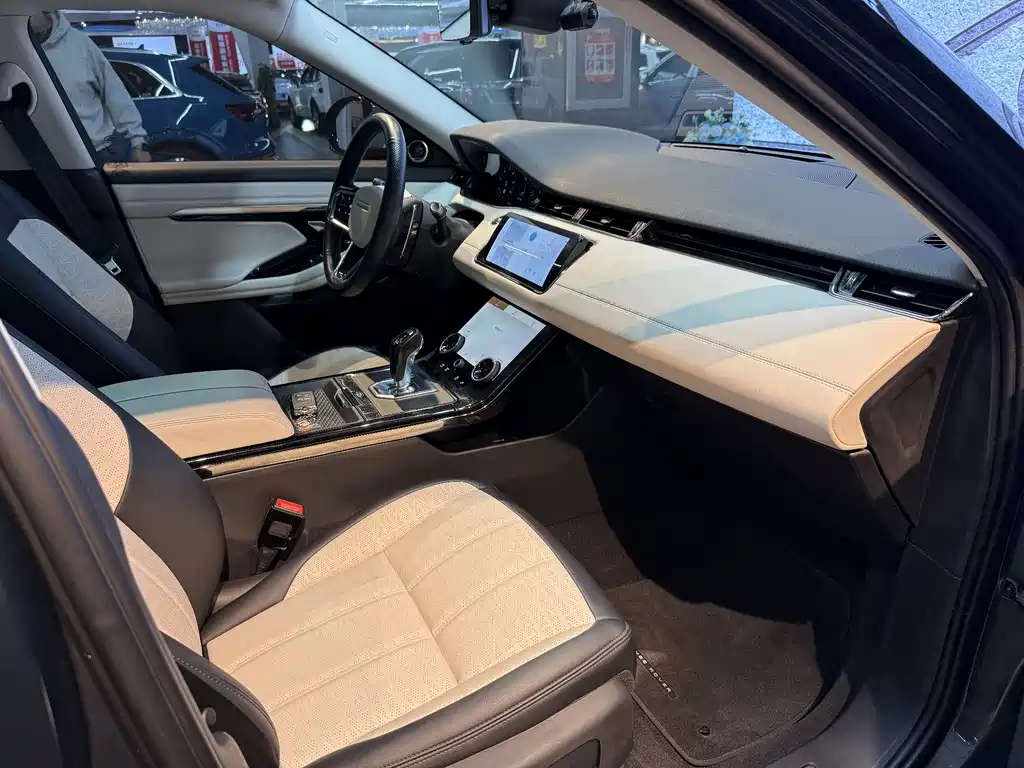 Land Rover Evoque 2022 — фото 14