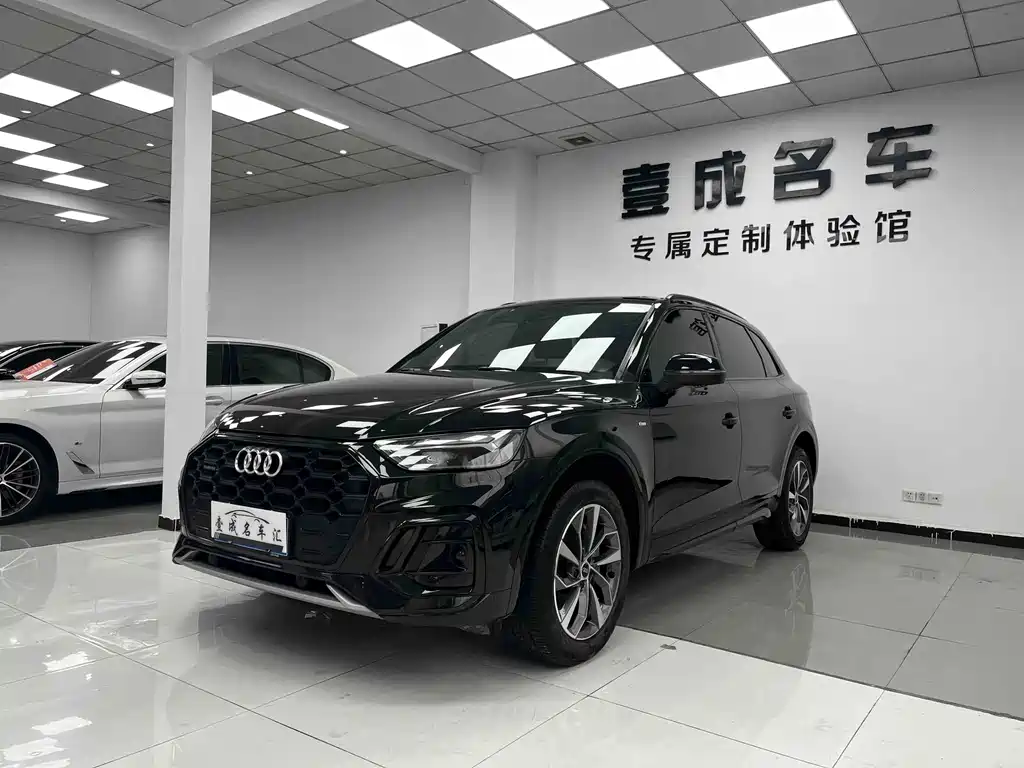 Audi Q5L 2023 — фото 1