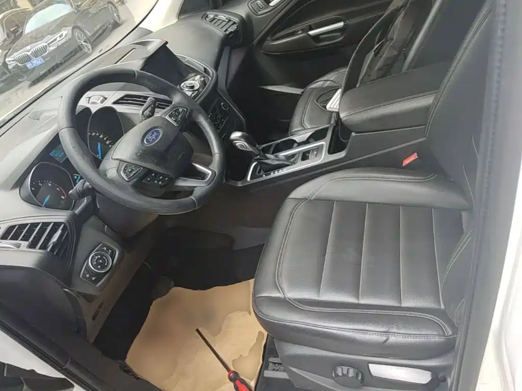 Ford Kuga 2018 — фото 11