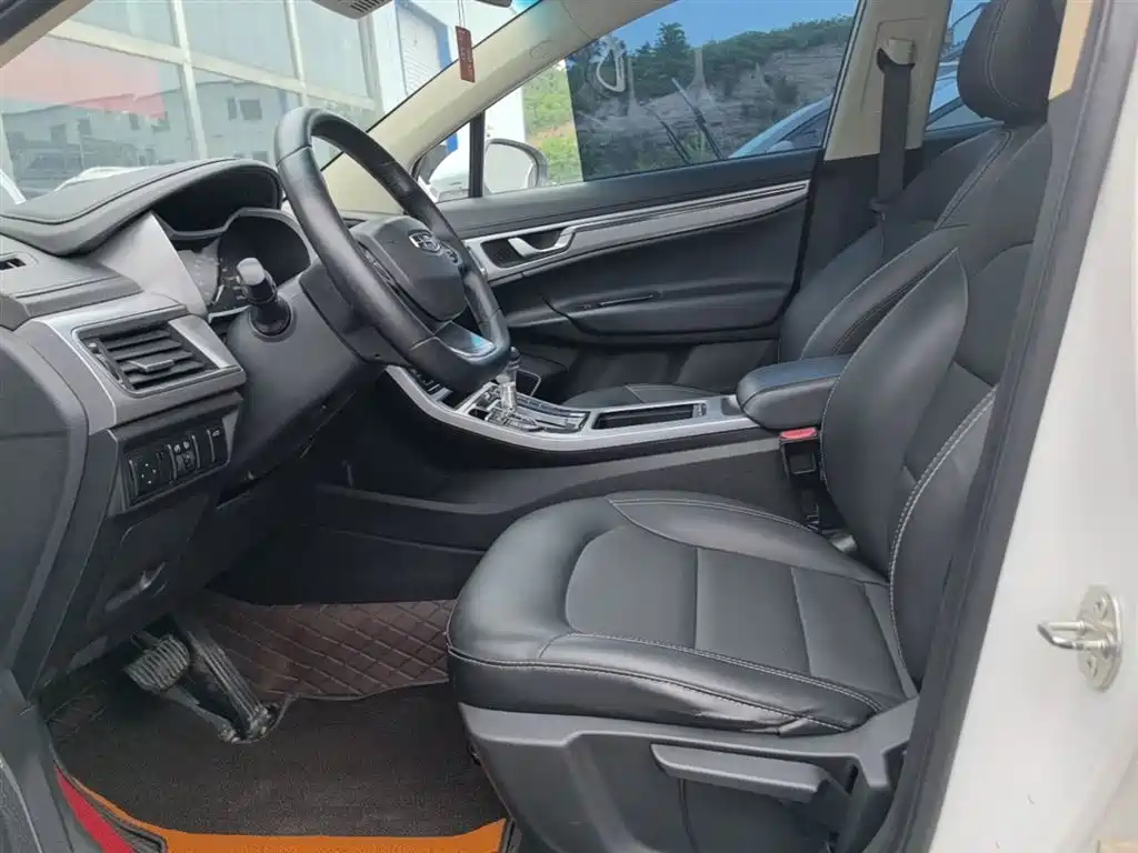 Geely Emgrand GS 2019 — фото 15
