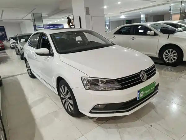 Volkswagen Sagitar 2018