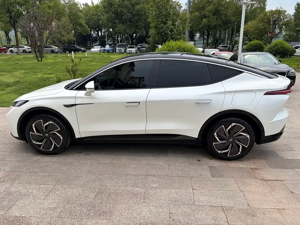 Roewe Feifan R7 2023 — фото 10