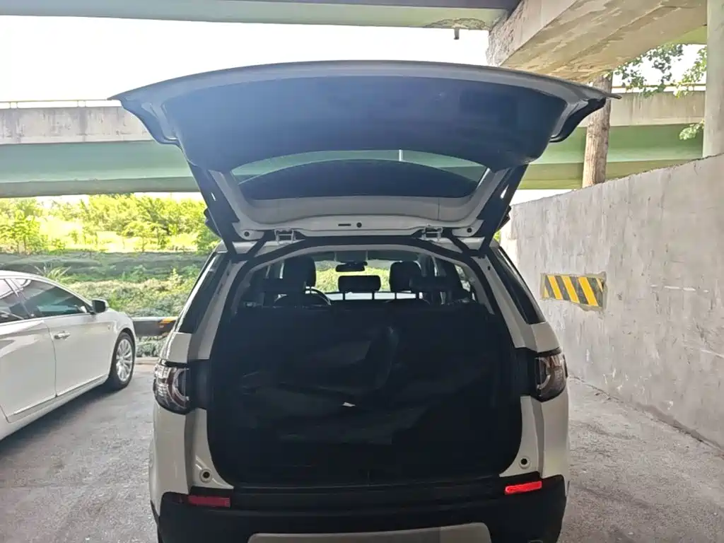 Land Rover Discovery Sport 2018 — фото 19