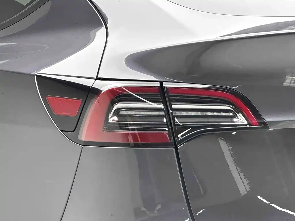 Tesla Model Y 2021 — фото 21