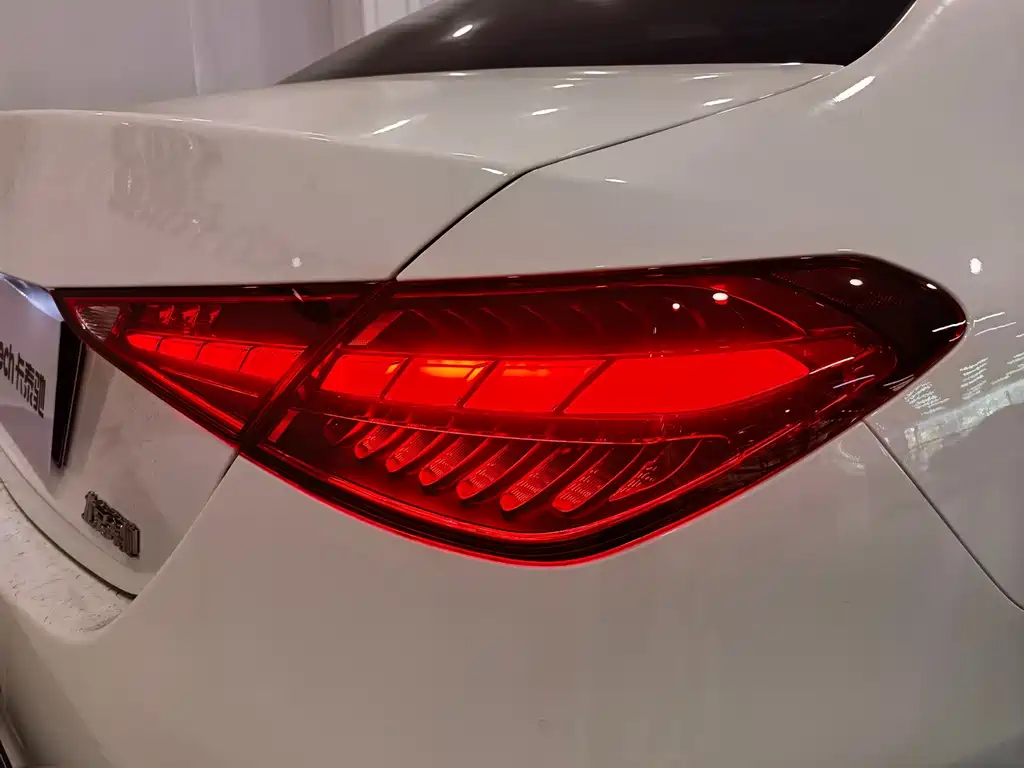 Mercedes-Benz C-Class 2025 — фото 16