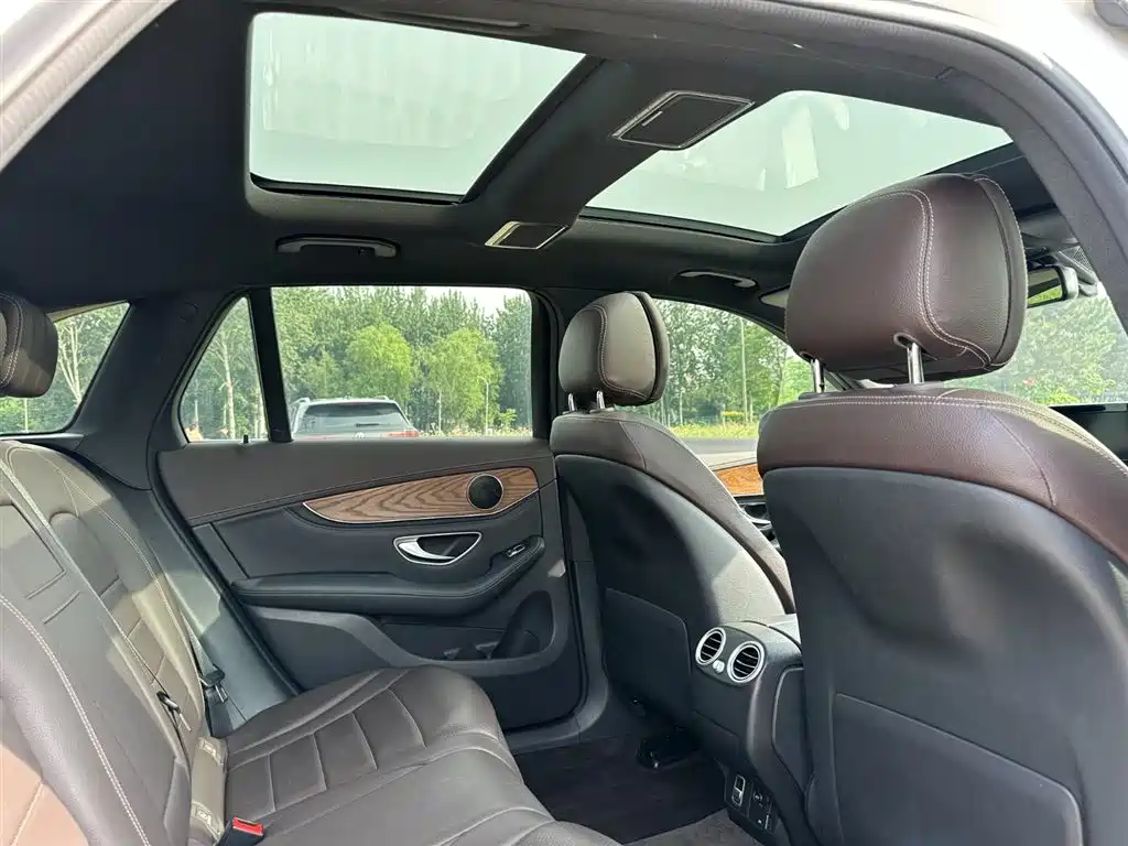 Mercedes-Benz GLC 2019 — фото 19